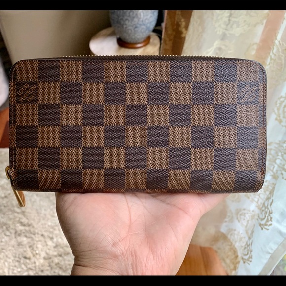 Louis Vuitton Handbags - 2017 Louis Vuitton Full size zippy wallet